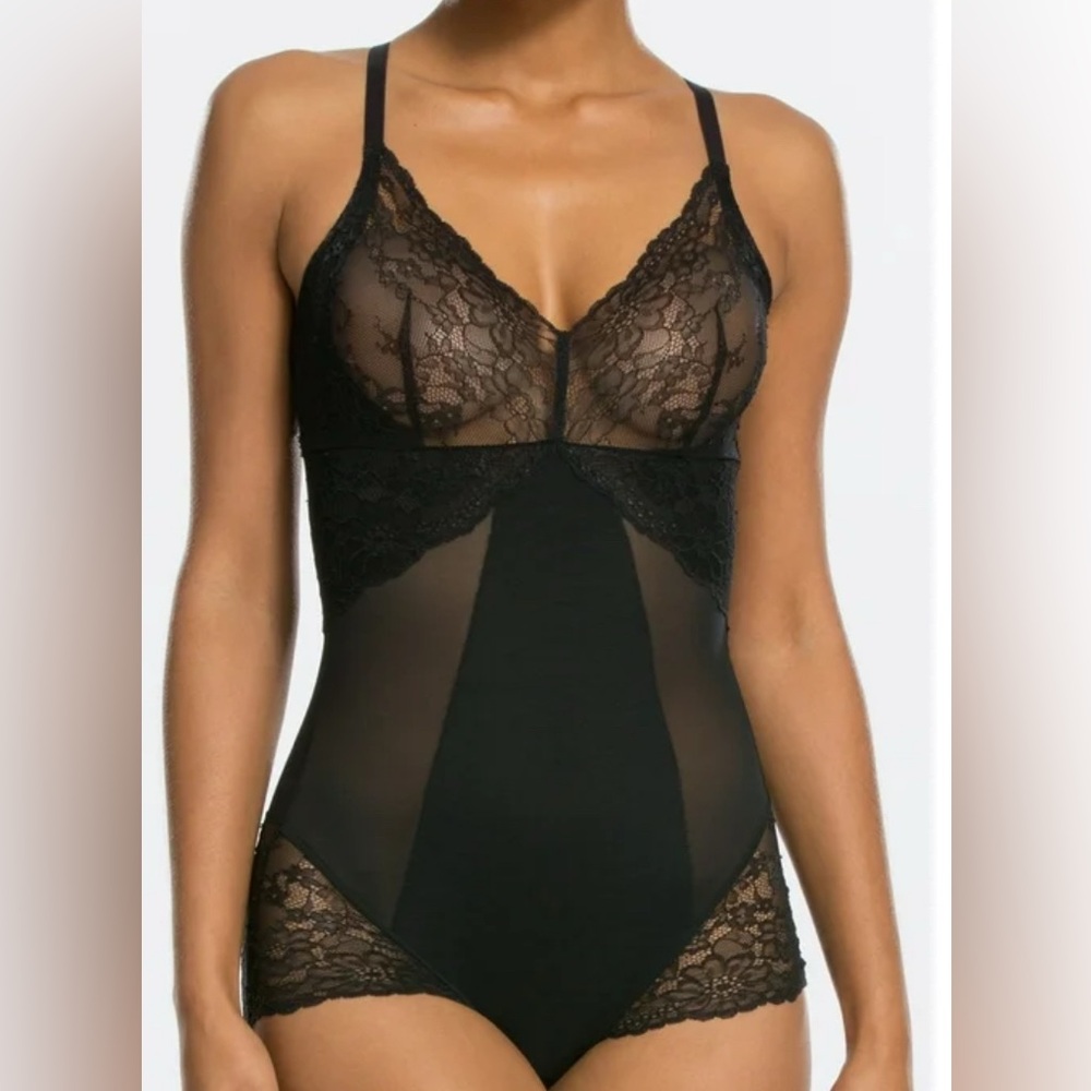 Spanx Spotlight On Lace Bodysuit Shapwear (1X) NWT SOLD OUT!!!!!!